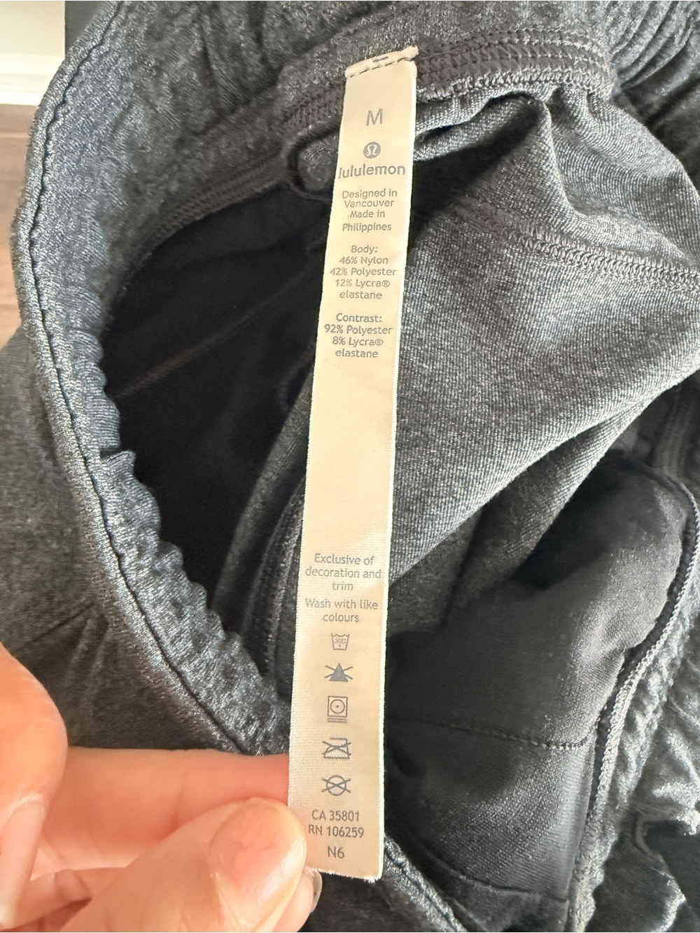 Lululemon cargo pants M - Picture 6 of 6